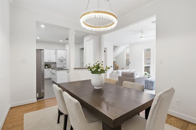 1110 Birdsall Street, Houston, TX 77007