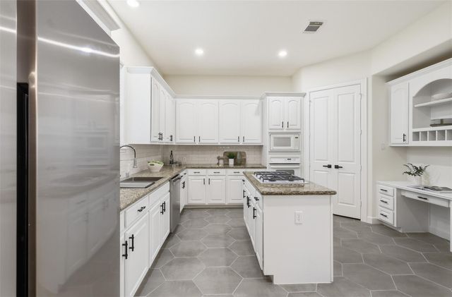 1110 Birdsall Street, Houston, TX 77007