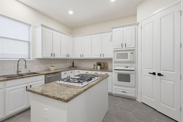 1110 Birdsall Street, Houston, TX 77007