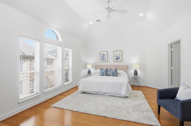 1110 Birdsall Street, Houston, TX 77007