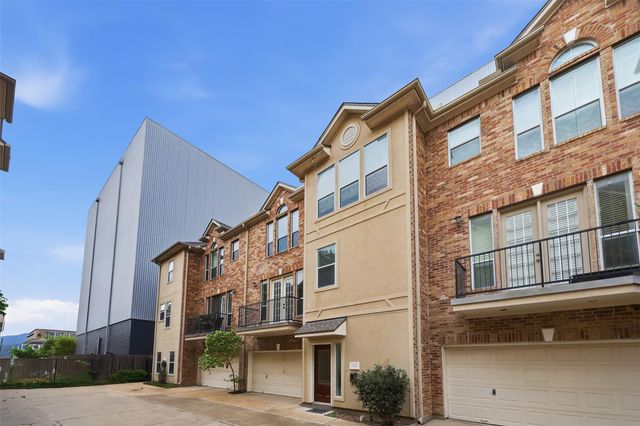 1110 Birdsall Street, Houston, TX 77007