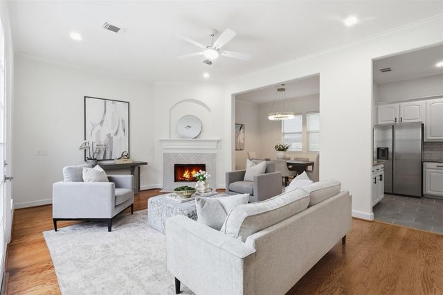 1110 Birdsall Street, Houston, TX 77007