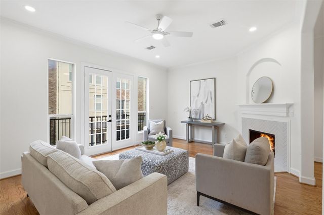 1110 Birdsall Street, Houston, TX 77007