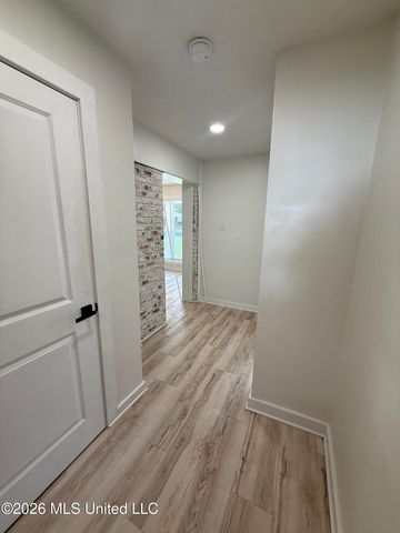 316 Mincheck Road, Ocean Springs, MS 39564