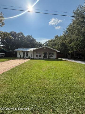 316 Mincheck Road, Ocean Springs, MS 39564