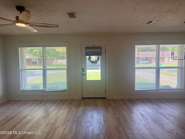 316 Mincheck Road, Ocean Springs, MS 39564