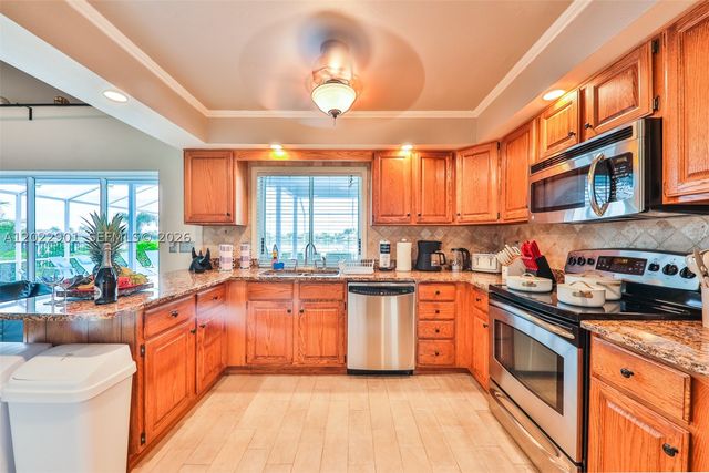 407 SW 37 St, Cape Coral, FL 33914
