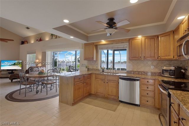 407 SW 37 St, Cape Coral, FL 33914