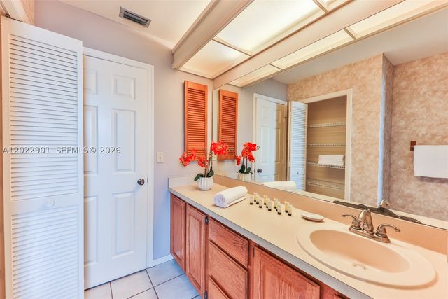 407 SW 37 St, Cape Coral, FL 33914