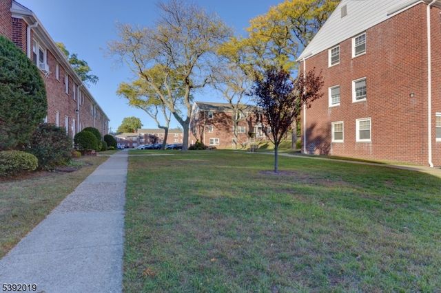 255 Bogert Road 2A, River Edge Boro, NJ 07661