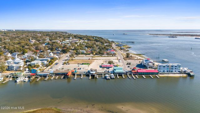 510 W St George Street, Southport, NC 28461