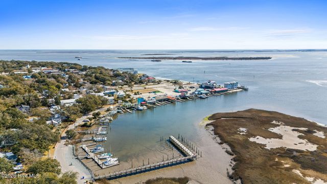 510 W St George Street, Southport, NC 28461