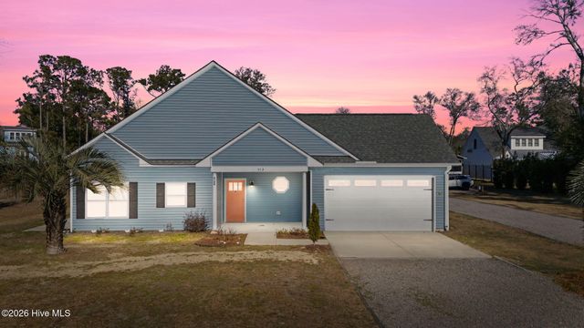 510 W St George Street, Southport, NC 28461