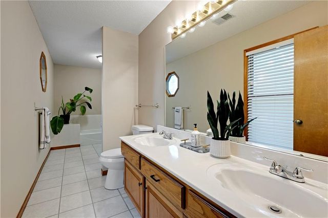 15776 Horton Court, Overland Park, KS 66223