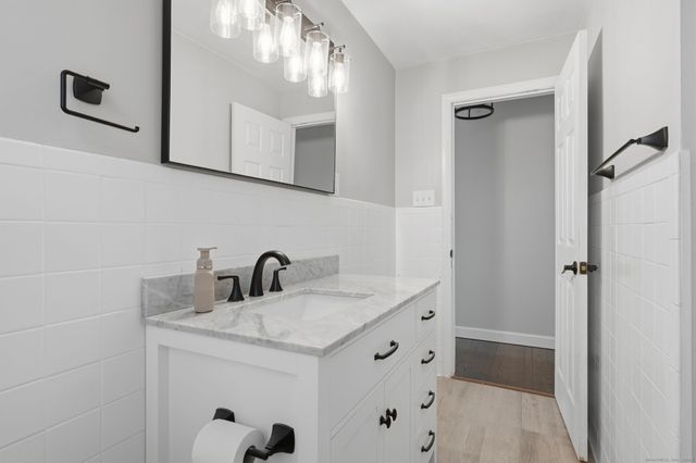 269 Great Swamp Road, Glastonbury, CT 06033