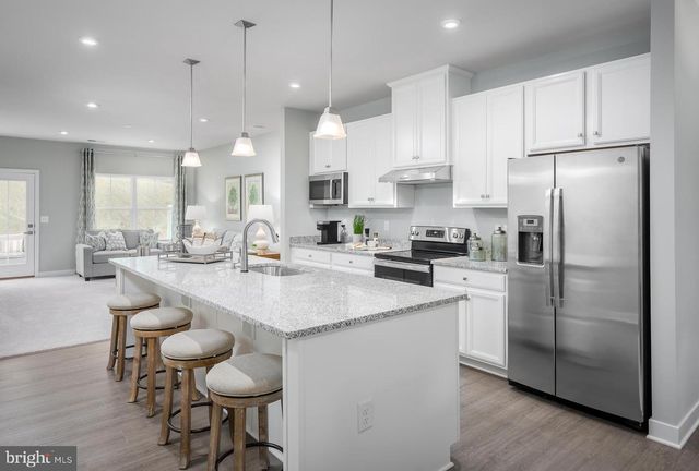 6056 LANCING DR, Sykesville, MD 21784