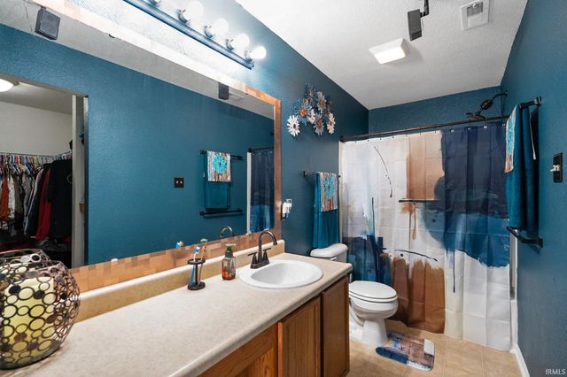 3052 W Meadowbend Drive, Monrovia, IN 46157