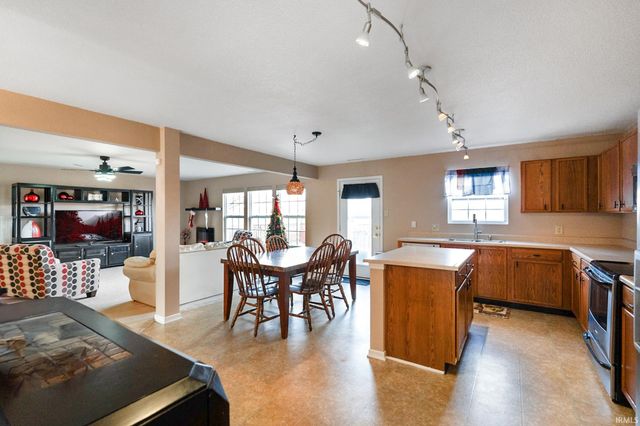 3052 W Meadowbend Drive, Monrovia, IN 46157