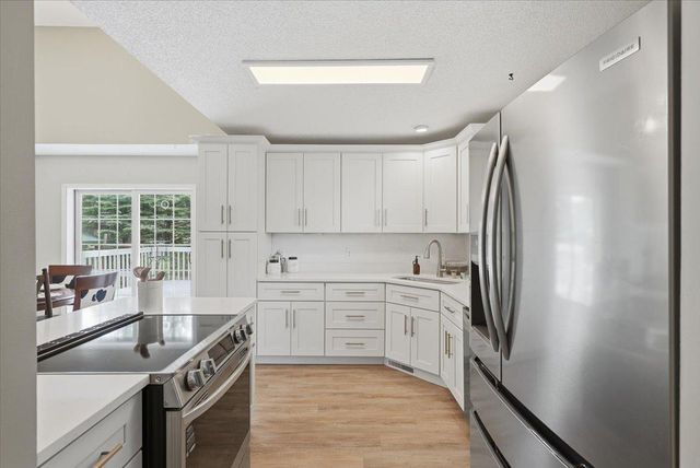 31225 Peninsula Avenue, Lindstrom, MN 55045