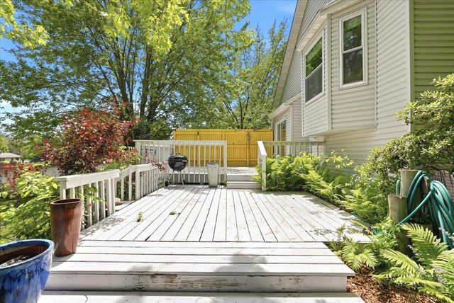 31225 Peninsula Avenue, Lindstrom, MN 55045