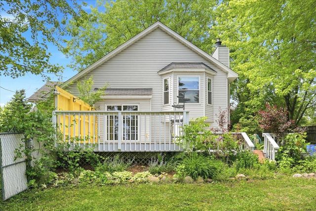 31225 Peninsula Avenue, Lindstrom, MN 55045