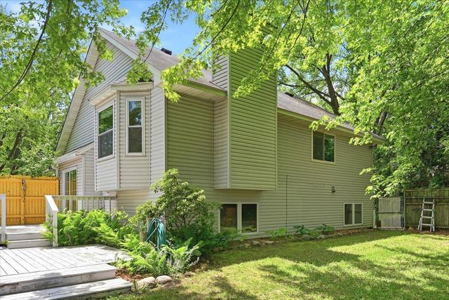 31225 Peninsula Avenue, Lindstrom, MN 55045