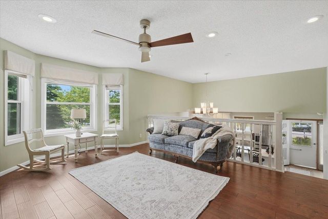 31225 Peninsula Avenue, Lindstrom, MN 55045