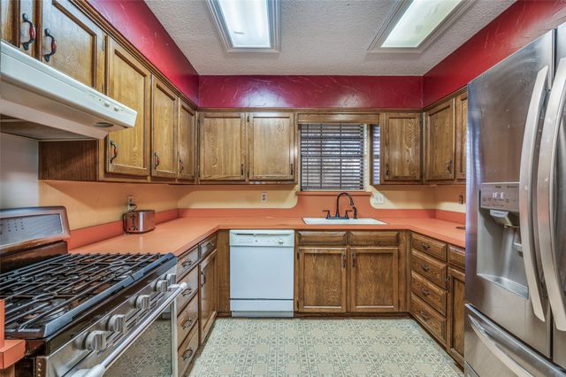 508 S Pedigo Street, Pilot Point, TX 76258