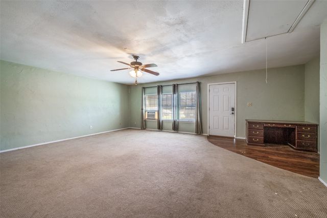 508 S Pedigo Street, Pilot Point, TX 76258