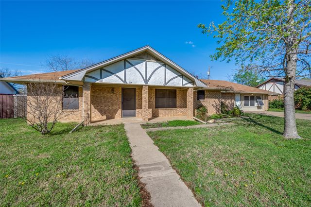 508 S Pedigo Street, Pilot Point, TX 76258