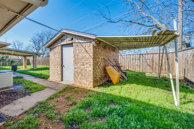 508 S Pedigo Street, Pilot Point, TX 76258