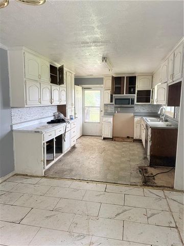 6853 New Dale Road, Rex, GA 30273