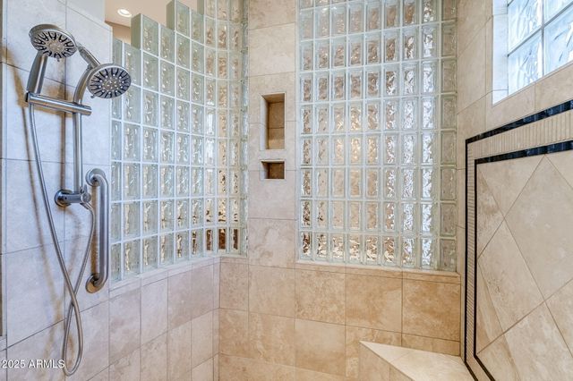 8037 E THORNTREE Drive, Scottsdale, AZ 85266