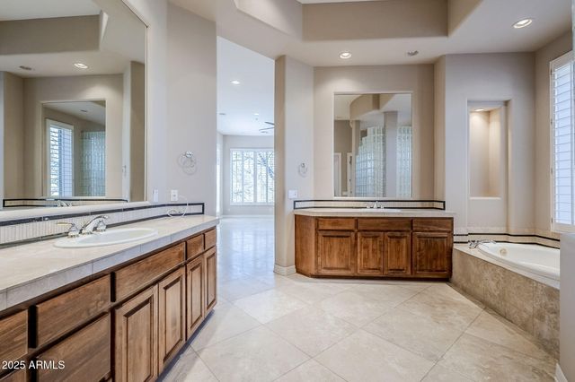 8037 E THORNTREE Drive, Scottsdale, AZ 85266