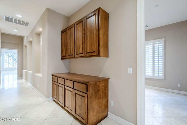 8037 E THORNTREE Drive, Scottsdale, AZ 85266