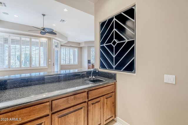 8037 E THORNTREE Drive, Scottsdale, AZ 85266