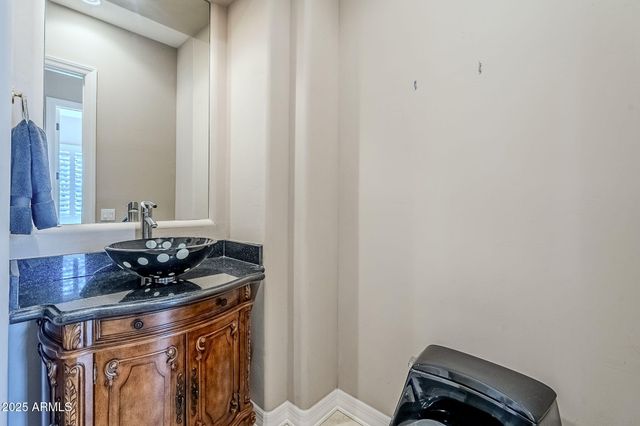 8037 E THORNTREE Drive, Scottsdale, AZ 85266