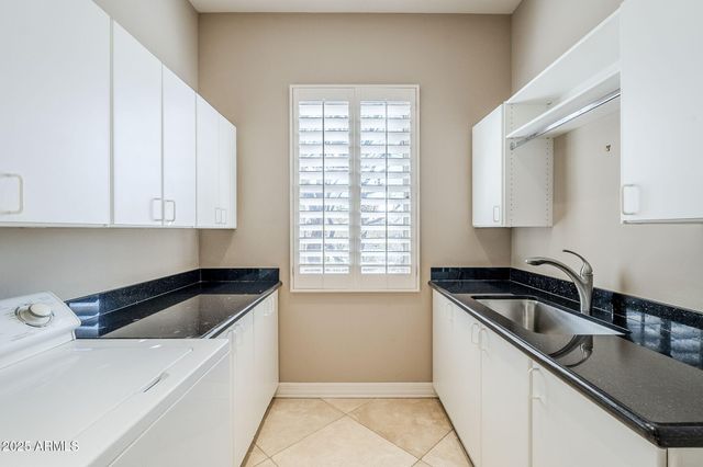 8037 E THORNTREE Drive, Scottsdale, AZ 85266