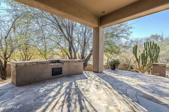 8037 E THORNTREE Drive, Scottsdale, AZ 85266