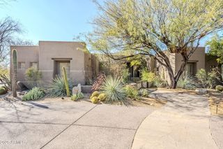 8037 E THORNTREE Drive, Scottsdale, AZ 85266