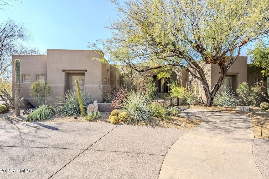 8037 E THORNTREE Drive, Scottsdale, AZ 85266