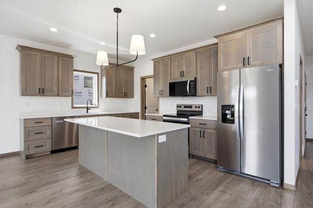 10350 Burgundy Drive, Horace, ND 58047