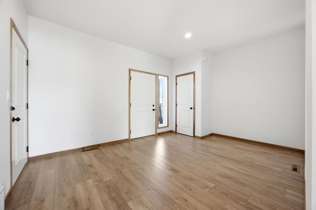 10350 Burgundy Drive, Horace, ND 58047