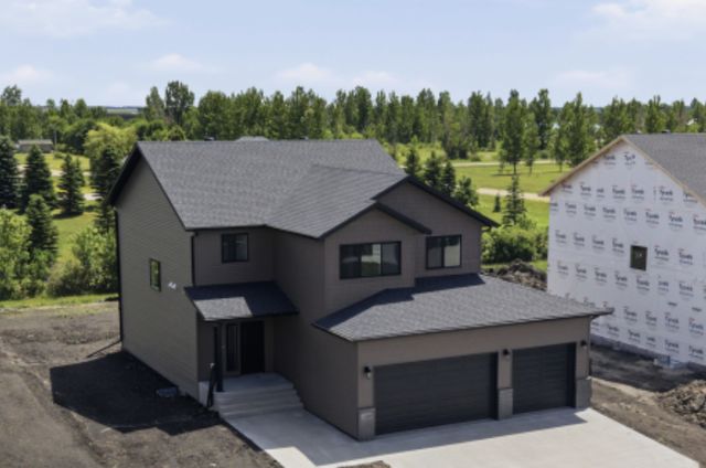 10350 Burgundy Drive, Horace, ND 58047