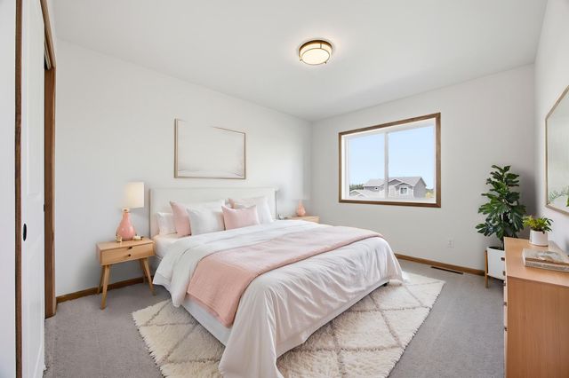 10350 Burgundy Drive, Horace, ND 58047