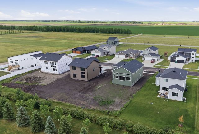 10350 Burgundy Drive, Horace, ND 58047