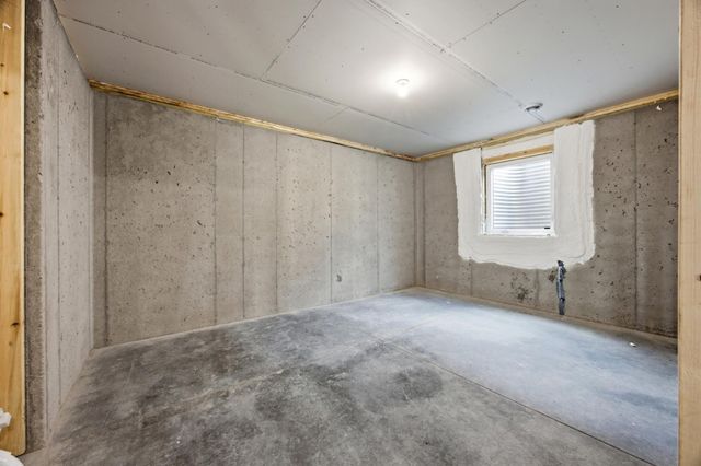 10350 Burgundy Drive, Horace, ND 58047