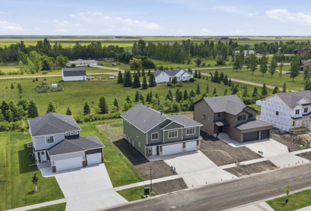 10350 Burgundy Drive, Horace, ND 58047