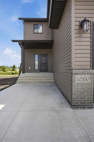 10350 Burgundy Drive, Horace, ND 58047