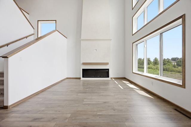 10350 Burgundy Drive, Horace, ND 58047